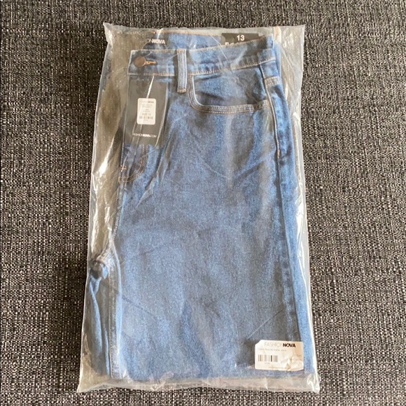 Fashion Nova Jeans - Dark Wash - Picture 6 of 10